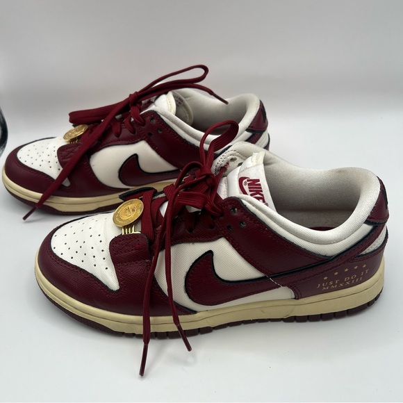 Nike Dunk Low SE Sisterhood Sneaker - Picture 8 of 9